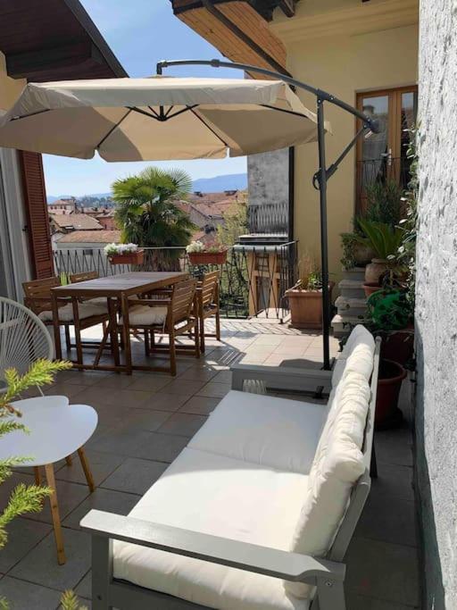 Apartamento La Dolce Vita Intra Exterior foto