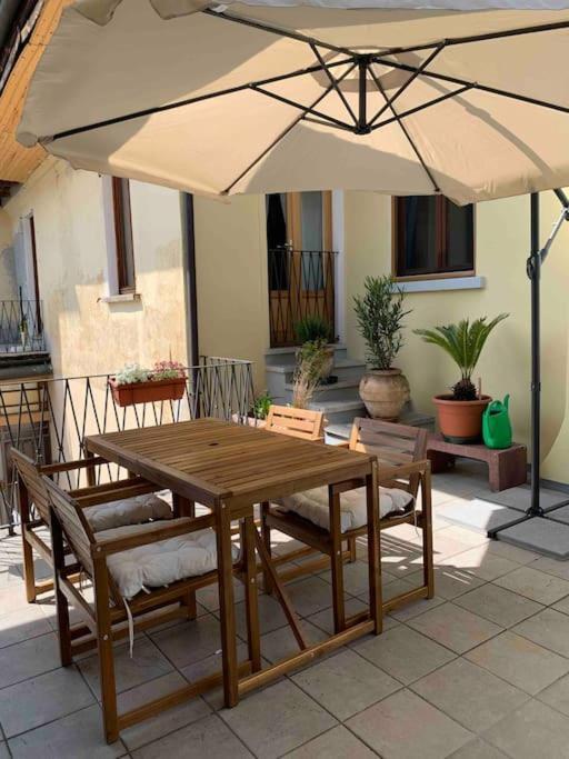 Apartamento La Dolce Vita Intra Exterior foto