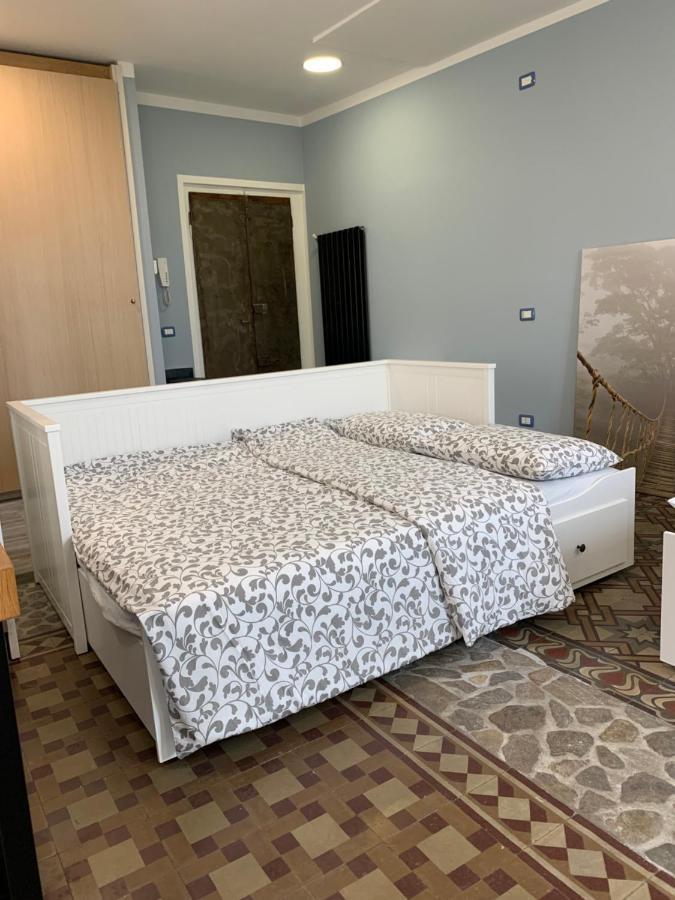 Apartamento La Dolce Vita Intra Exterior foto